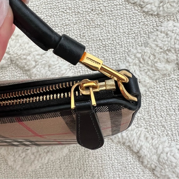 Burberry Check Shoulder Bag - Picture 5 of 8